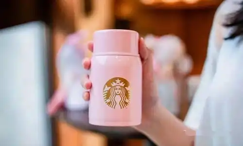 又开挂星巴克限定杯