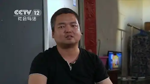 监控曝光挎包挂在椅背上要小心,扒手一秒钟就能顺走