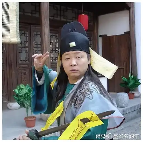 丑男赵亮靠魅力娶模特冠军,如今养鸡成亿万富翁