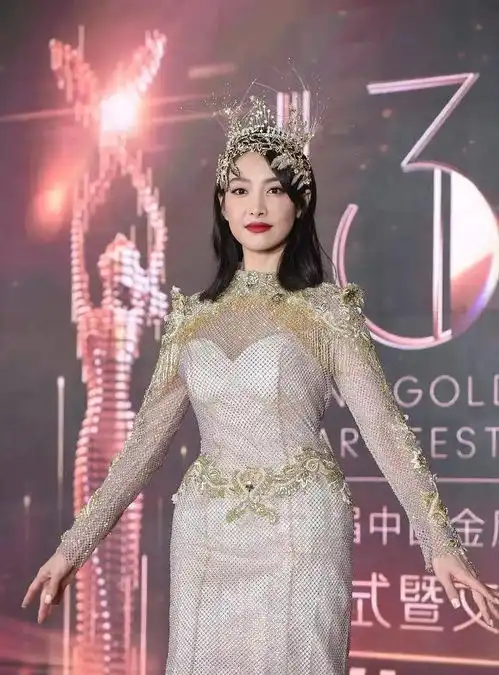 赵露思可真是个宝藏女孩会穿会搭,女生们都能借鉴